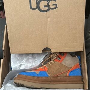 UGG Vibrant High-Top boots kids sz 2 new never worn